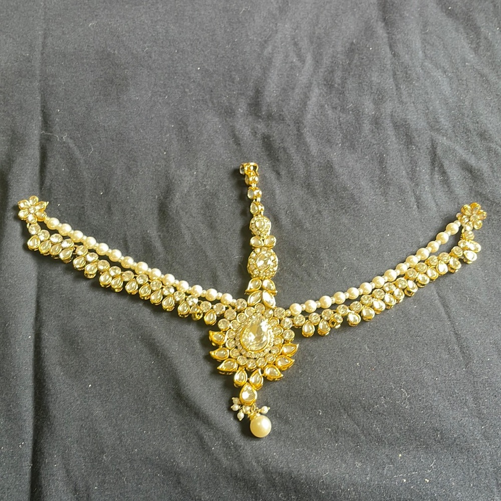 Indian jewelry hairpiece